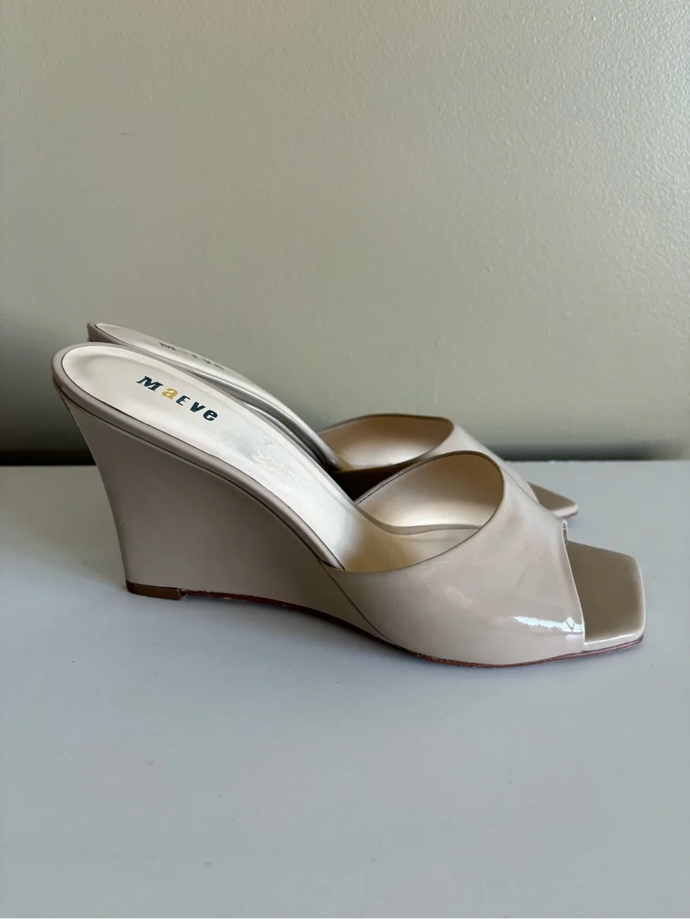 Anthropologie Maeve Beige Patent Wedge Square Toe Sandals Size 7
